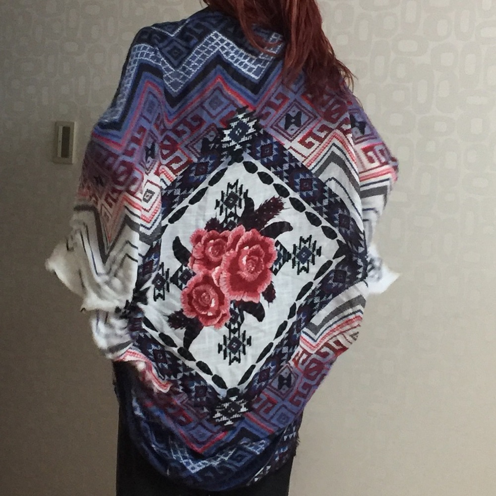 AE cocoon shawl